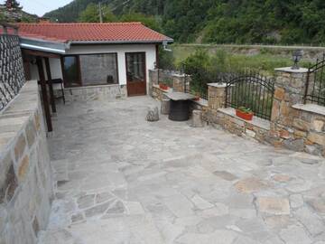 Фото номера Трехместный номер «Комфорт» с душем Гостевой дом Guest House Ivan г. Cherni Osŭm 2