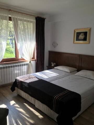 Фото номера Двухместный номер с 1 кроватью и видом на горы Гостевой дом Guest House Rest г. Cherni Osŭm 11