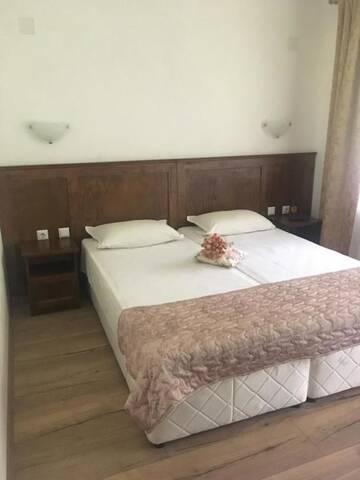 Фото номера Двухместный номер с 1 кроватью и видом на горы Гостевой дом Guest House Rest г. Cherni Osŭm 12